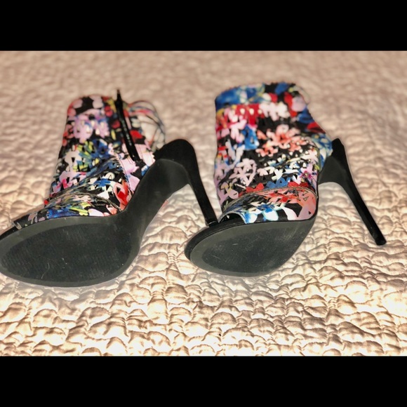 NWOT Justfab Robyn cutout open toe heeled sandals - Picture 9 of 10